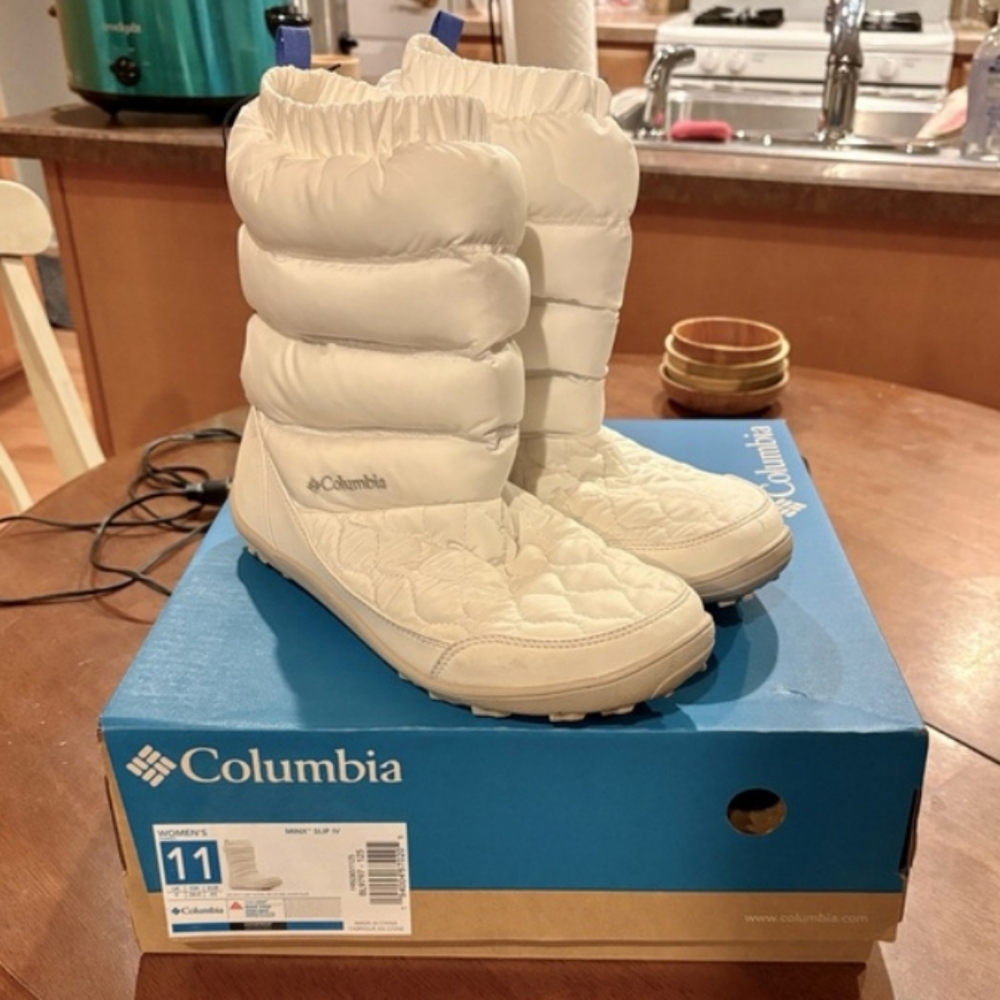 Columbia White Slip On Snow Boots Quilted Puffy Waterproof Insulated Cold Weathe - Picture 6 of 11